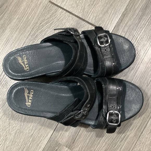 Dansko Jessie Black Lizard Embossed Leather Adjustable Strap Sandals size 39 - Picture 2 of 11